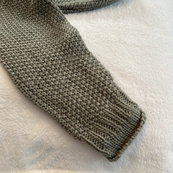 Moth for Anthropologie.  Cropped turtleneck knit sweater. Size Small. - Picture 3 of 5